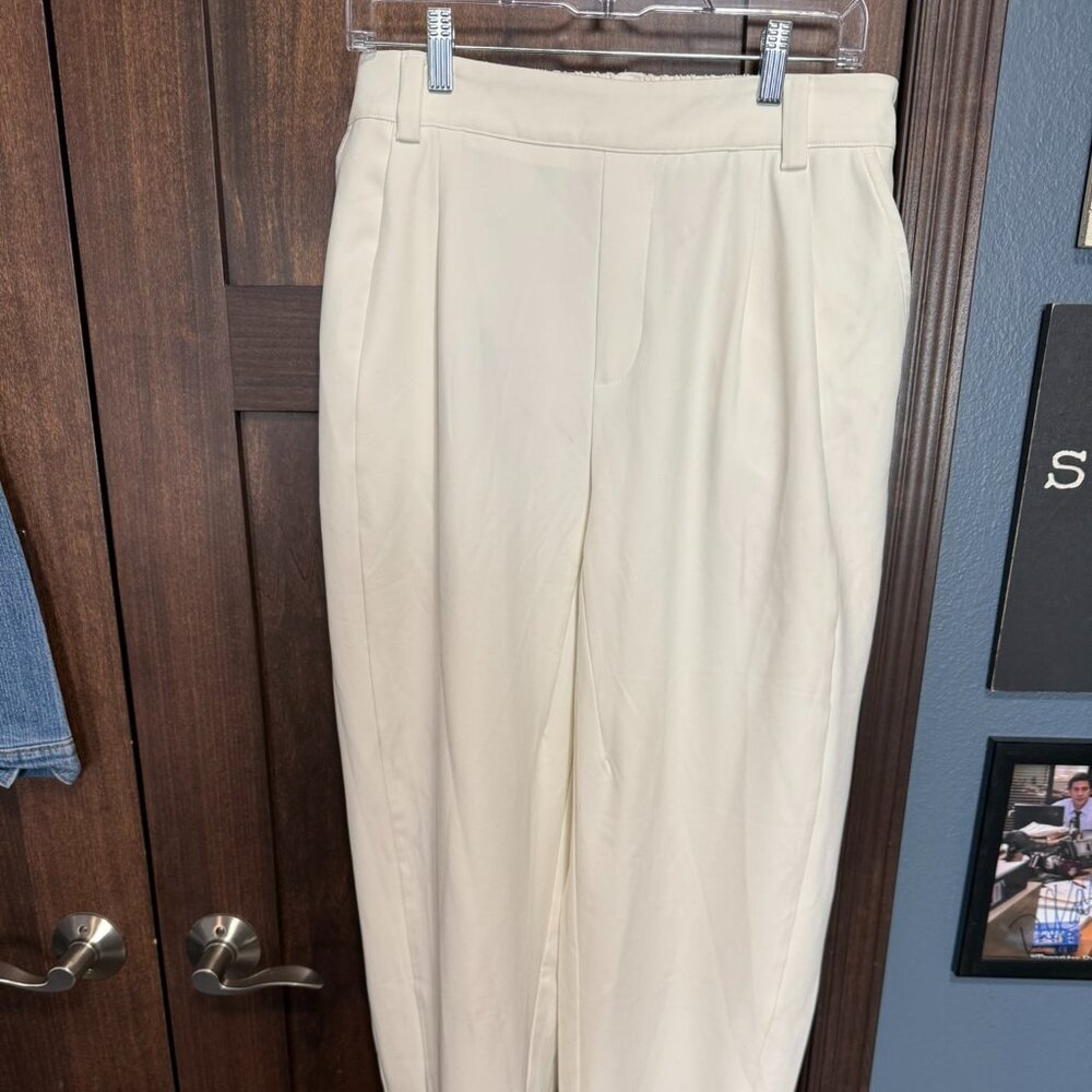 HALARA Cream Pleated High-Waist Trousers